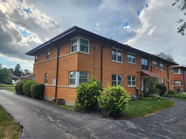1341 Balmoral Avenue #2S, Westchester, IL 60154 - #3