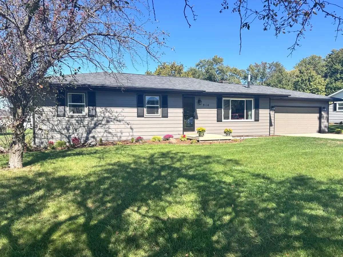 914 E Boyer Street, Gibson City, IL 60936 - #1
