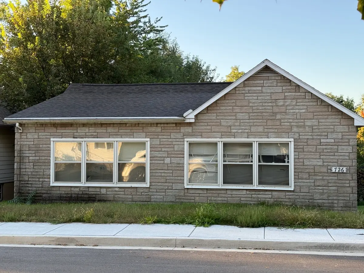 726 6th Street, Peru, IL 61354 - #1