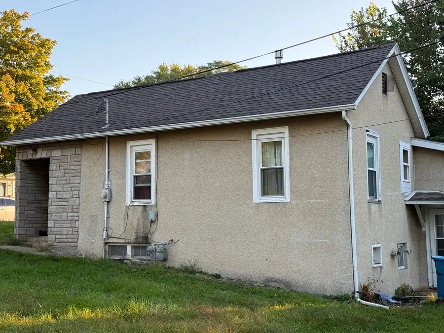 726 6th Street, Peru, IL 61354 - #2