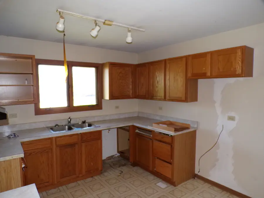 16614 Finch Avenue, Harvey, IL 60426 - #3
