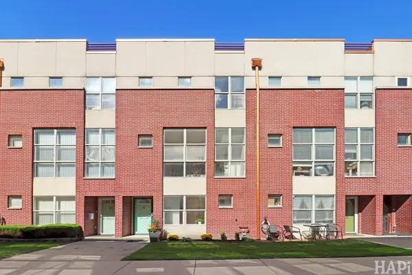 6957 N Western Avenue #E, Chicago, IL 60645