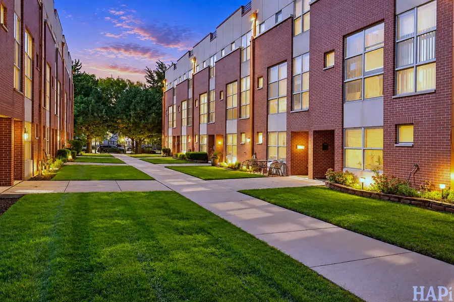 6957 N Western Avenue #E, Chicago, IL 60645 - #2