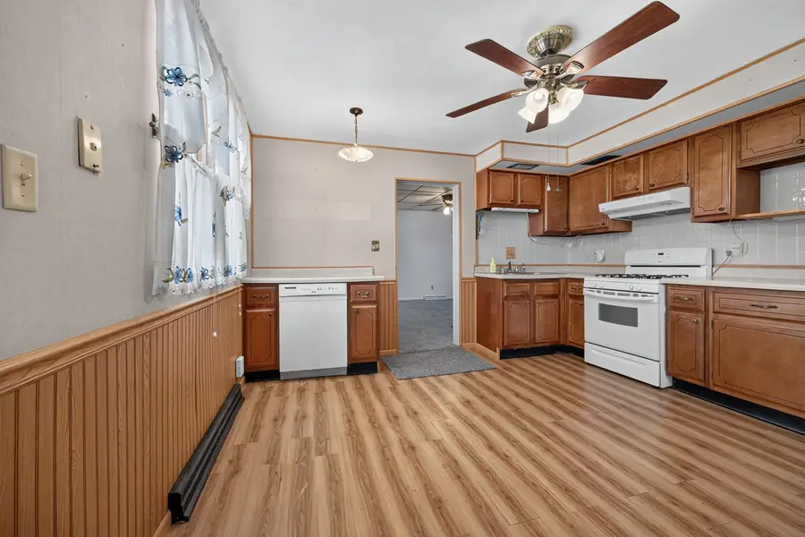 604 W Elm Street, Le Roy, IL 61752 - #2