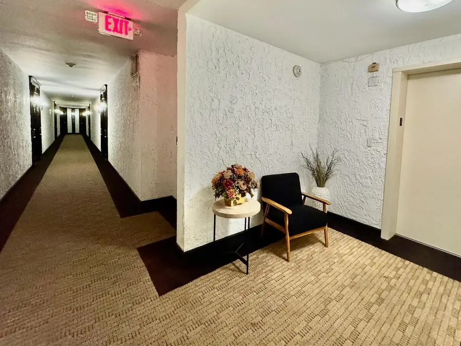4050 N Dundee Road #202, Northbrook, IL 60062 - #2