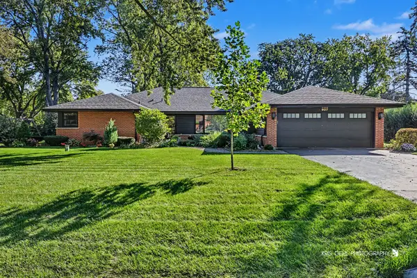 907 Sherwood Drive, Prospect Heights, IL 60070