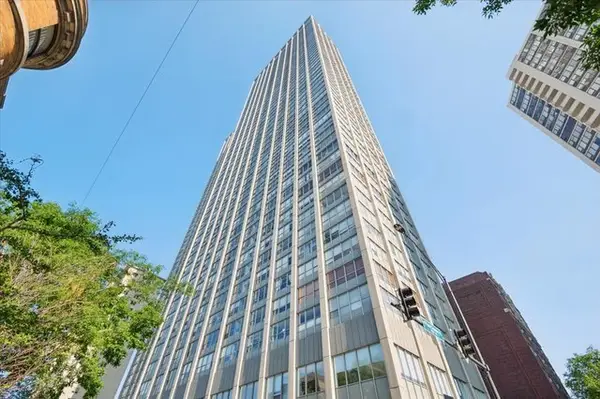 655 W Irving Park Road #1211, Chicago, IL 60613
