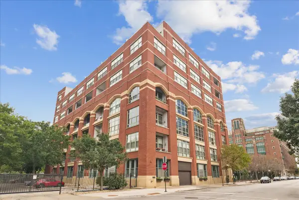 2001 S Calumet Avenue #411, Chicago, IL 60616