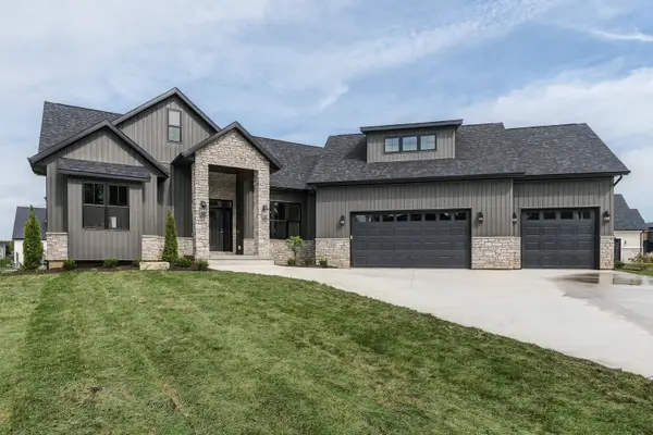 237 Mason Drive, Riverdale, IA 52722