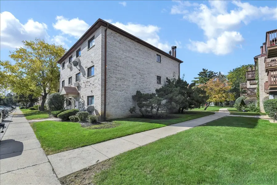 514 E Spruce Drive #2B, Palatine, IL 60074 - #2