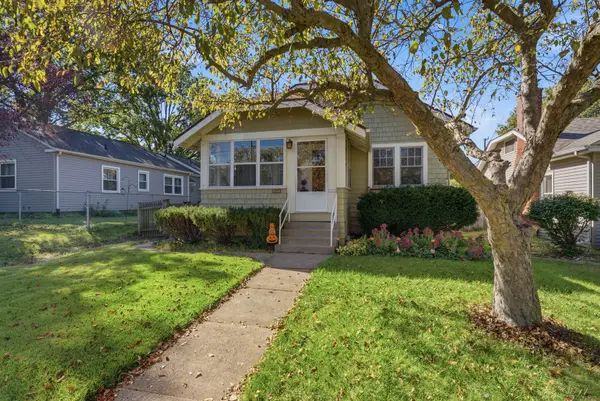 2910 Arlington Avenue, Davenport, IA 52803