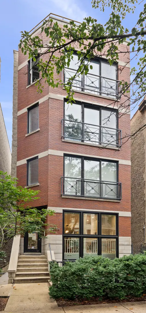 3534 N Fremont Street #3, Chicago, IL 60657