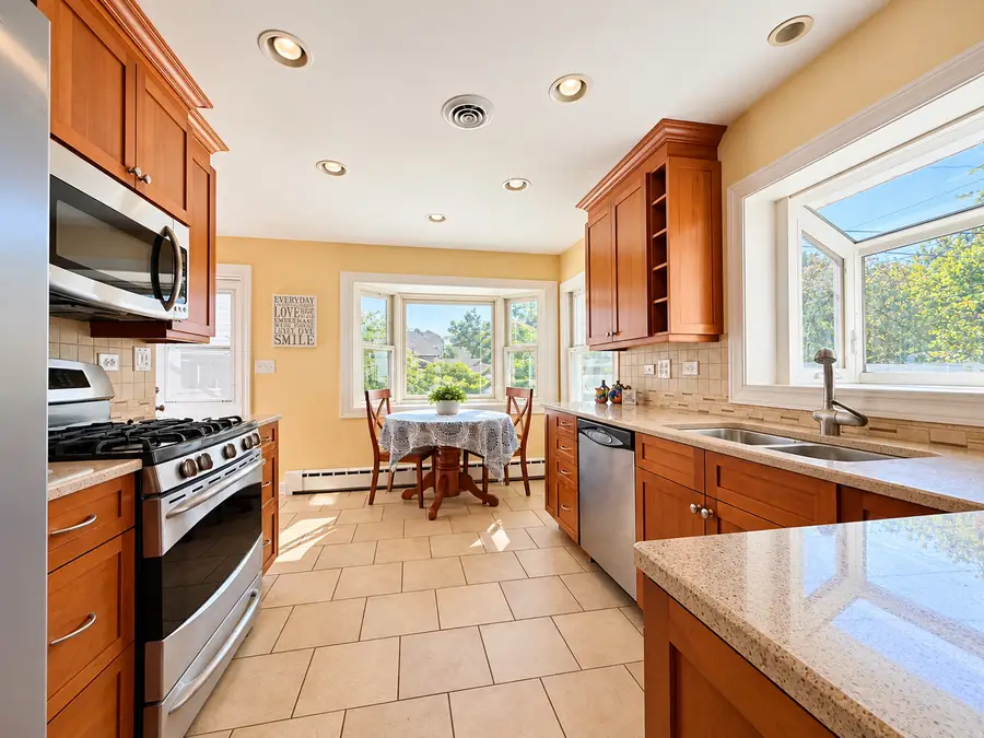 9044 Linder Avenue, Morton Grove, IL 60053 - #3