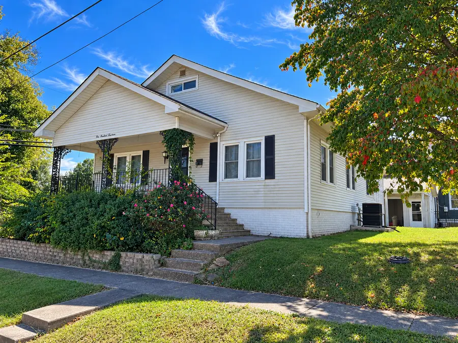117 W Logan Street, Harrisburg, IL 62946 - #2