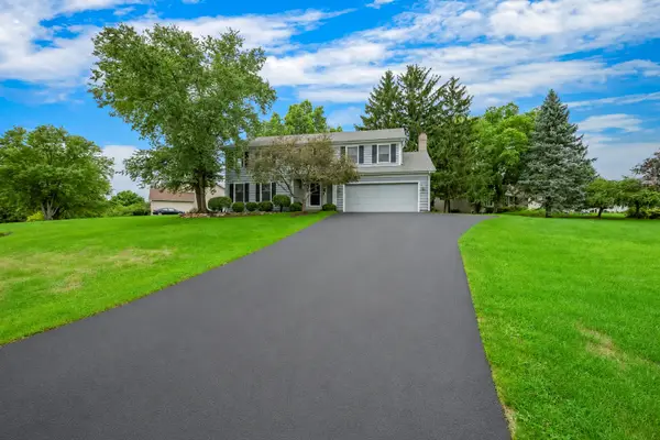 4402 Fox Creek Drive, Crystal Lake, IL 60012