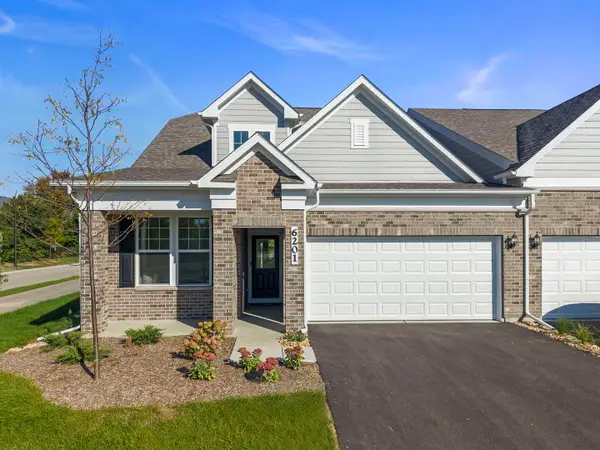 6201 Links Drive #24001, Woodridge, IL 60517
