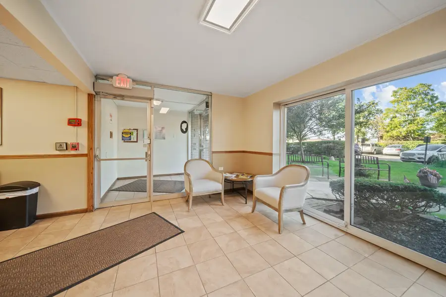 5300 Walnut Avenue #20a, Downers Grove, IL 60515 - #3