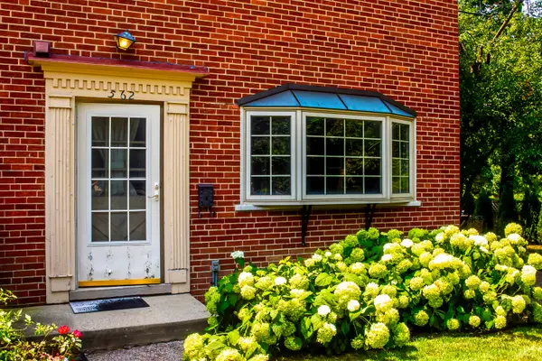 562 Green Bay Road, Glencoe, IL 60022