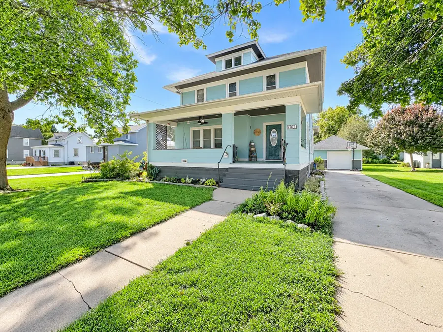 707 S Oakwood Avenue, Geneseo, IL 61254 - #3