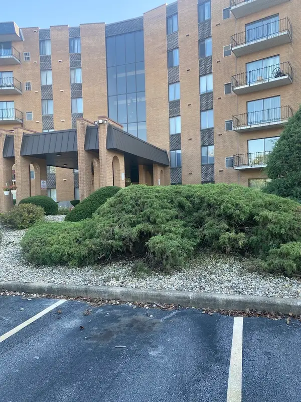 900 W Sunset Drive #502, Glenwood, IL 60425