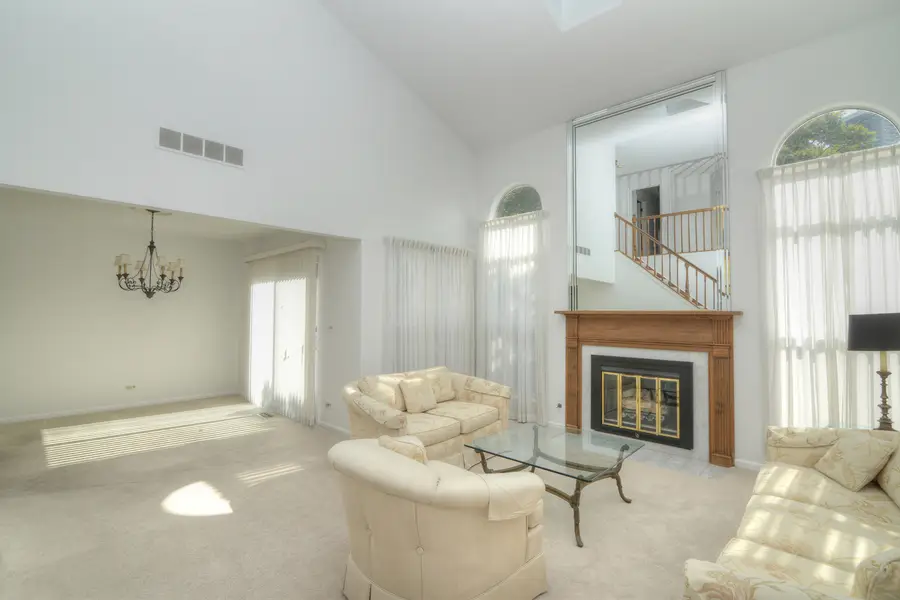 1050 Ridgefield Circle, Carol Stream, IL 60188 - #2