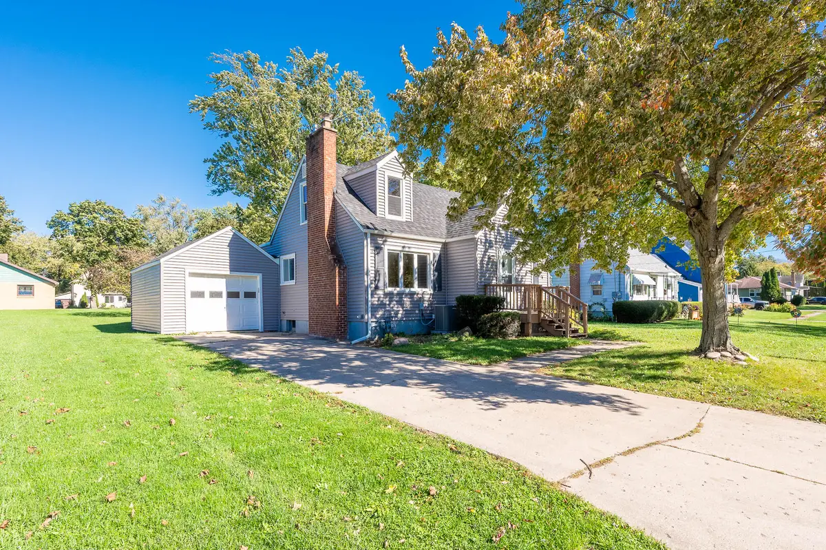 305 W Metzen Street, Harvard, IL 60033 - #1