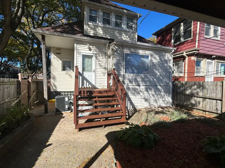 7659 S Bennett Avenue, Chicago, IL 60649 - #3