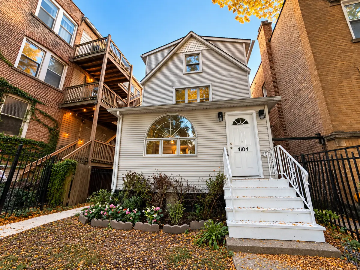 4104 N Richmond Street, Chicago, IL 60618 - #1
