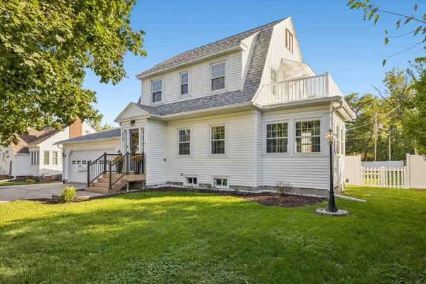 219 10th Street, De Witt, IA 52742