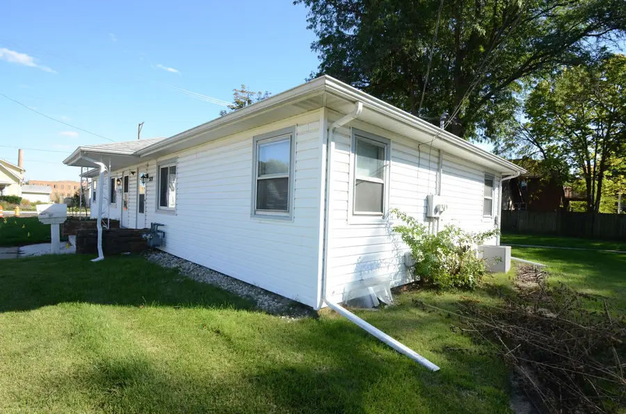 1519 21st Avenue, Rockford, IL 61104 - #2