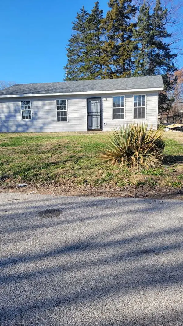 511 Saint Leo Drive, East St. Louis, IL 62206