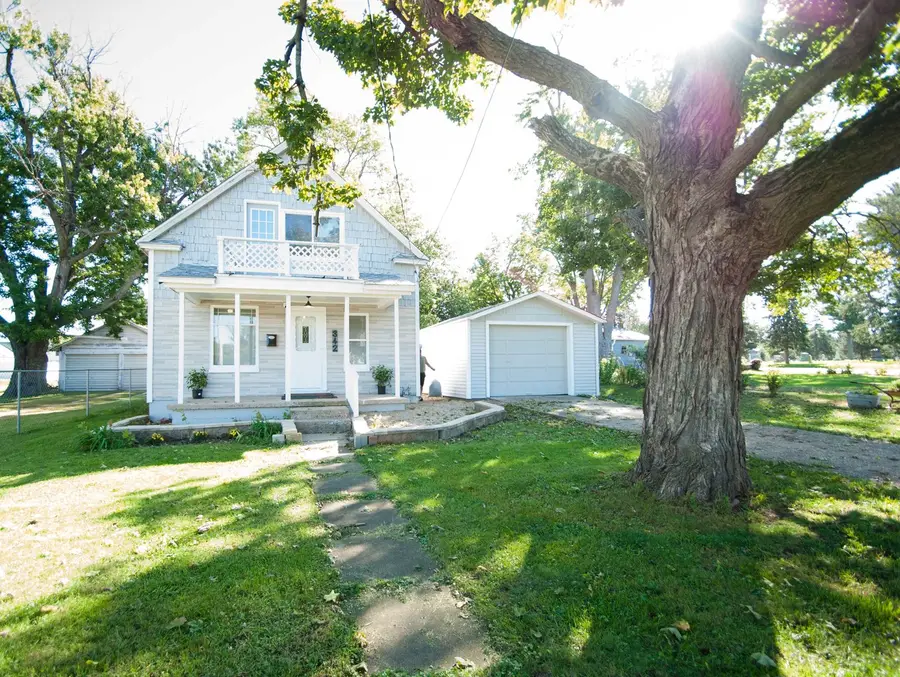 342 Beach Street S, Kewanee, IL 61443 - #2