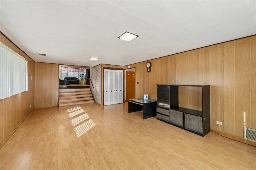 8941 Moody Avenue, Morton Grove, IL 60053 - #3
