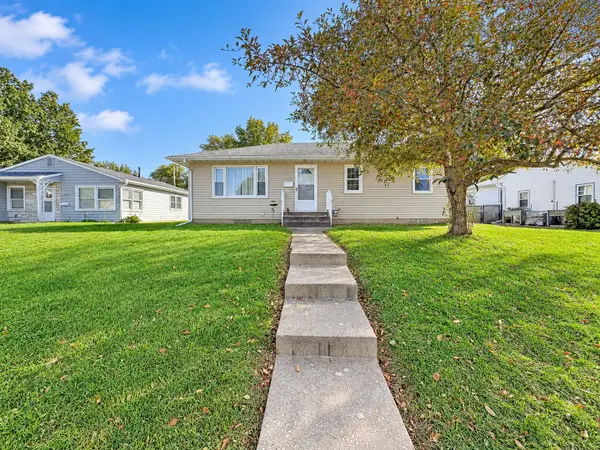 1541 Florence Lane, Davenport, IA 52804