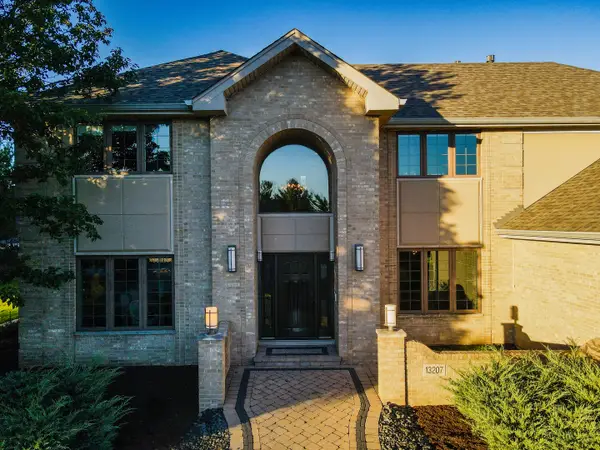 13207 Hunt Master Lane, Lemont, IL 60439
