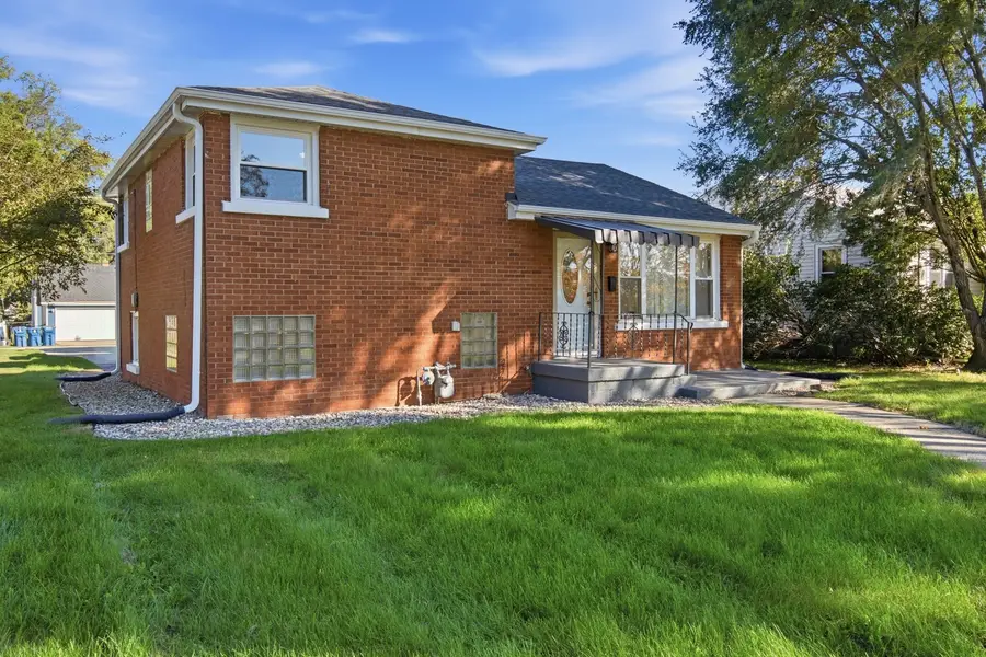 1252 S 8th Avenue, Kankakee, IL 60901 - #3