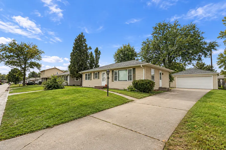 579 31st Avenue, East Moline, IL 61244 - #3