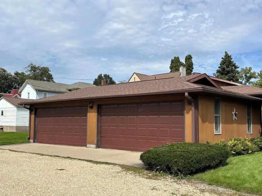 201 S Cherry Street #2, Morrison, IL 61270 - #3
