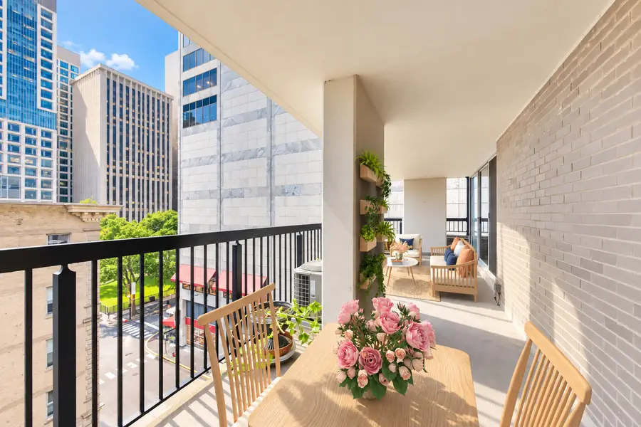 201 E Chestnut Street #8B, Chicago, IL 60611 - #2