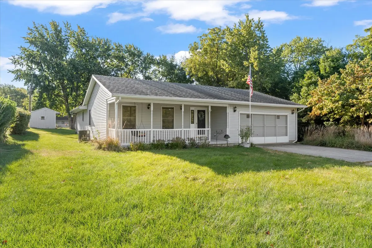 608 N Lake Of The Woods Road, Mahomet, IL 61853 - #1