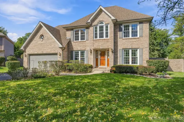 740 Hampton Course, West Chicago, IL 60185
