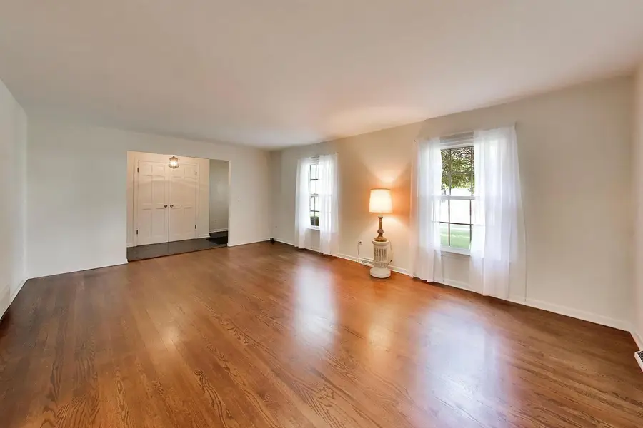 1535 N Haddow Avenue, Arlington Heights, IL 60004 - #3
