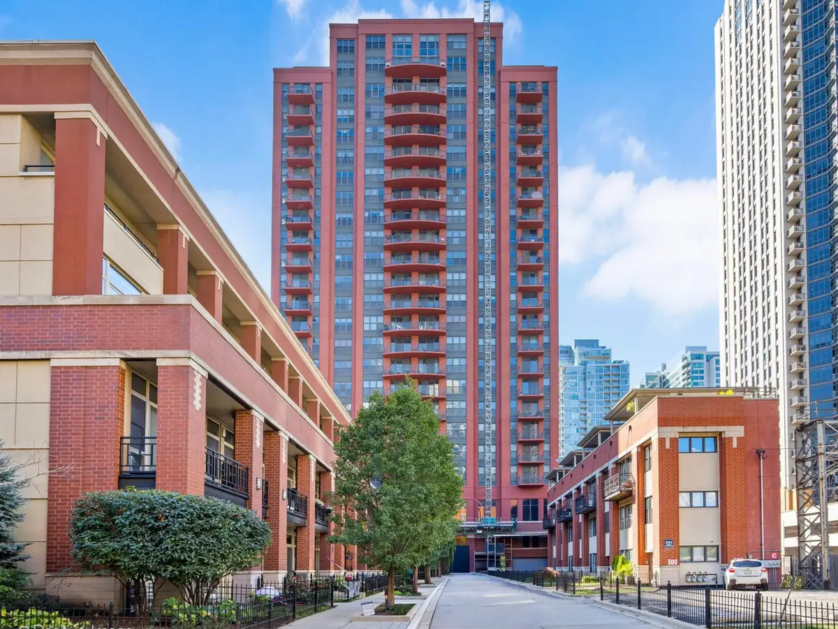 330 N Jefferson Street #402, Chicago, IL 60661 - #1