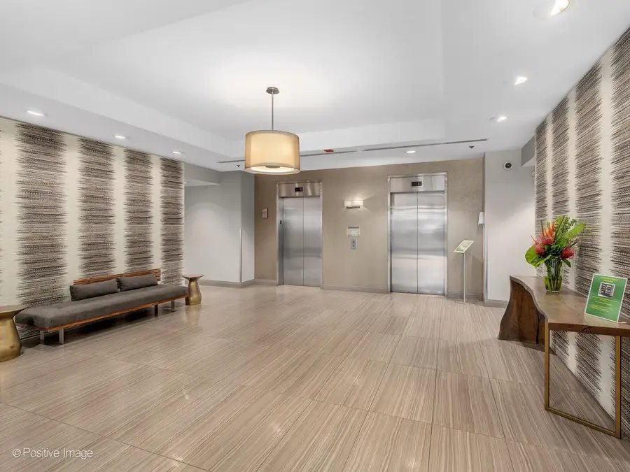 330 N Jefferson Street #402, Chicago, IL 60661 - #3