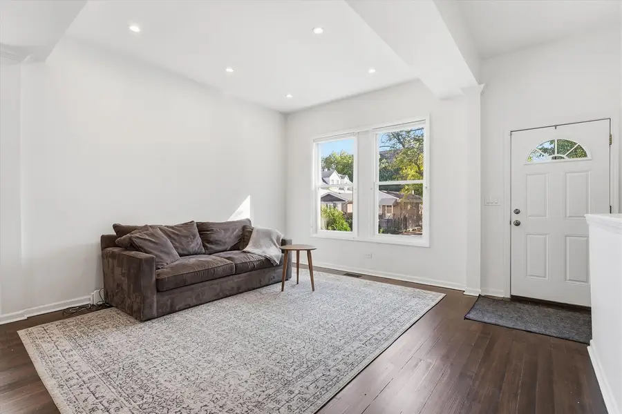 3732 W Mclean Avenue, Chicago, IL 60647 - #3
