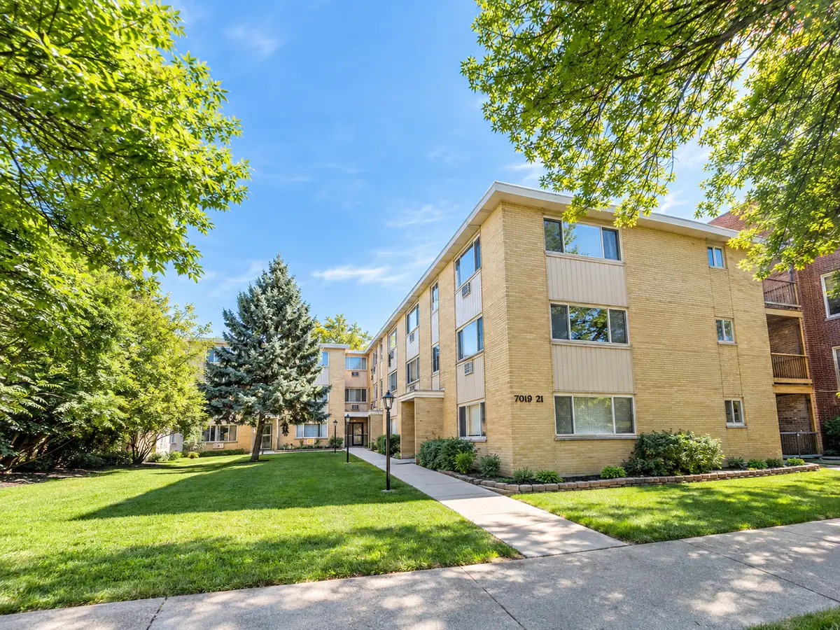 7019 N Ridge Boulevard #1A, Chicago, IL 60645 - #1