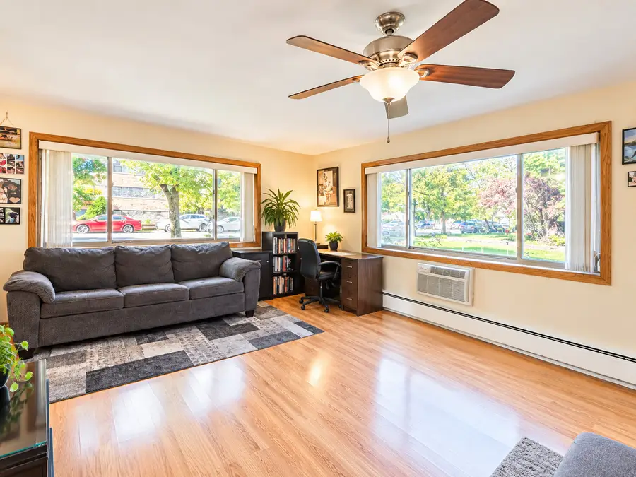 7019 N Ridge Boulevard #1A, Chicago, IL 60645 - #2