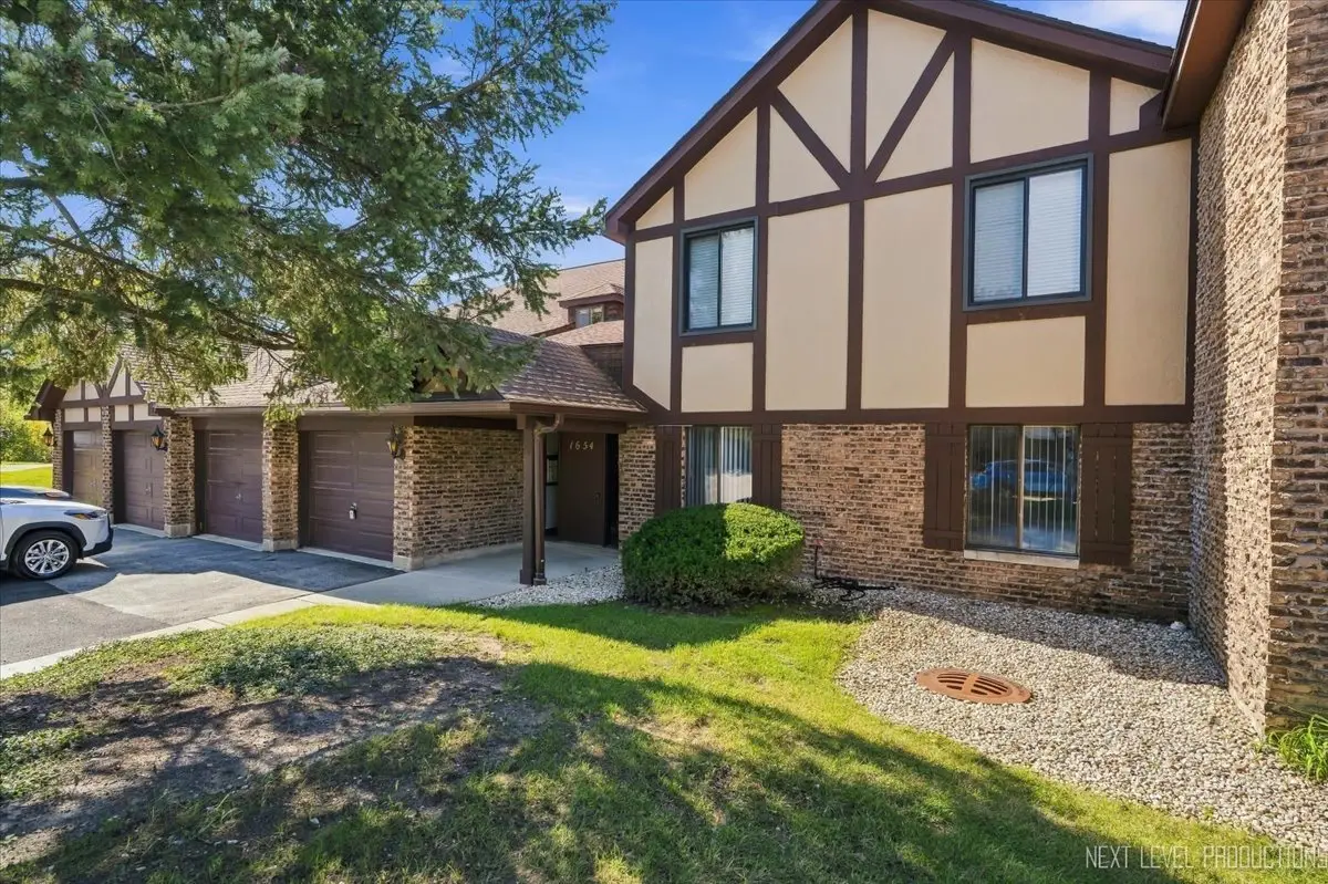 1654 Dover Court #A, Wheaton, IL 60189 - #1