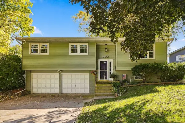 902 25th Avenue, East Moline, IL 61244