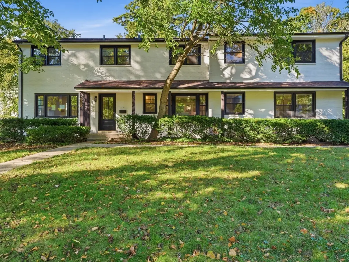542 E Prospect Avenue, Lake Bluff, IL 60044 - #1